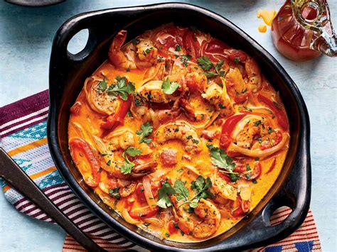  Moqueca de Peixe：Spice-Infused Coconut Delight Meets Briny Seafood Symphony!